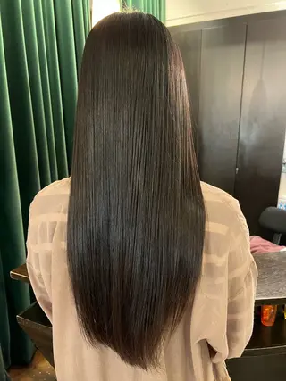 ロング 透明感カラー 大浦偉央のヘアスタイル