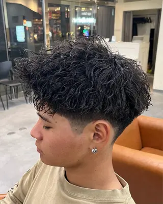 パーマ メンズ フェザーパーマメンズ ピンパーマ京都駅前のヘアスタイル
