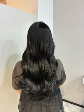 カラー ハナダ メイのヘアスタイル