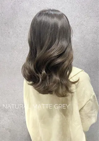 セミロング カラー YUKA🐻❄️ 🎀当日予約ok/のヘアスタイル