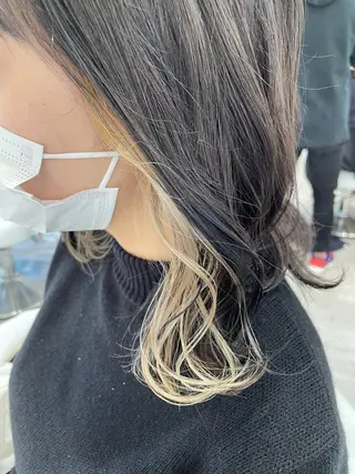 ミディアム 亀山 由里菜のヘアスタイル