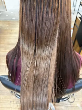 セミロング HattoRi レイヤーカットのヘアスタイル