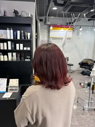 ミディアム カラー 友滝 真菜美のヘアスタイル