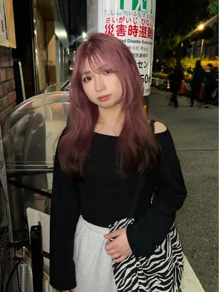 セミロング 室屋 鈴音のヘアスタイル