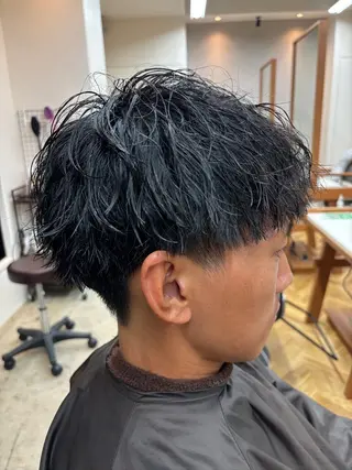 ショート パーマ 喜屋武 太智のヘアスタイル
