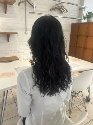 ロング パーマ 💫レイヤーカット 💫ブリーチ💫サキのヘアスタイル
