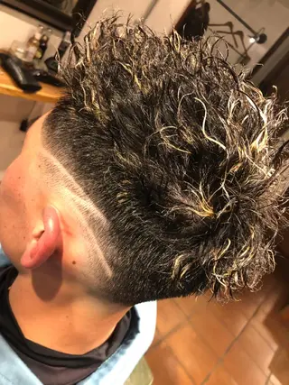 ショート カラー パーマ メンズ 冨士川 英樹のヘアスタイル
