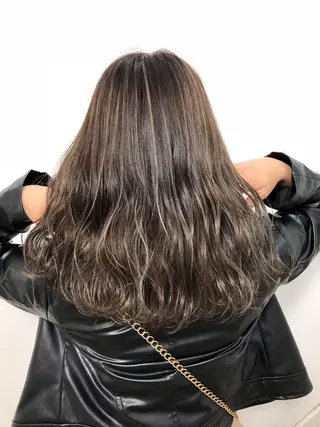 ショート カラー レイヤーカット 西村あきやのヘアスタイル
