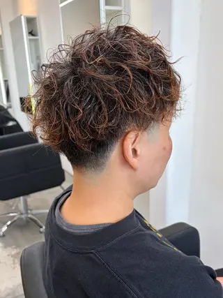 ショート パーマ メンズ 山本 駿介のヘアスタイル