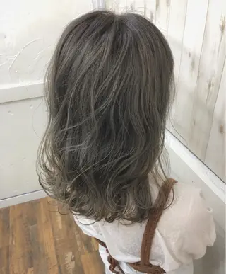ミディアム Loob.TOKYO MIYA🌈のヘアスタイル
