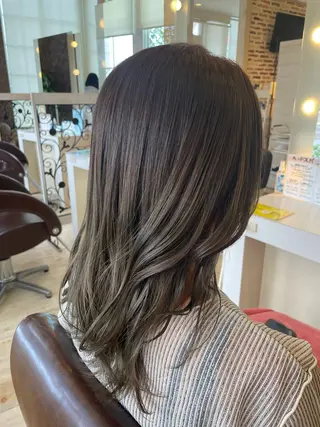 セミロング カラー 東恩納 誠のヘアスタイル