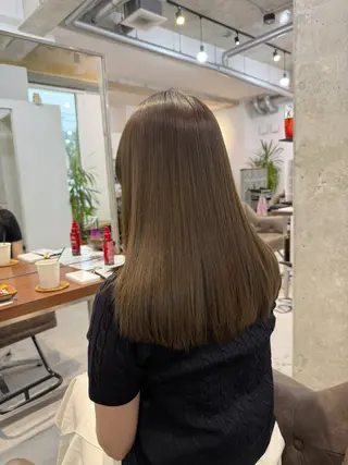 セミロング カラー カイリ /レイヤーカットのヘアスタイル