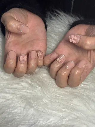 ネイル LAVISH 大和店 emi・:*+のネイルデザイン