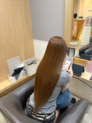 カラー miloc sayaのヘアスタイル