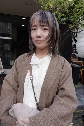 ミディアム カラー 顔周りレイヤーカット ブリーチminamiのヘアスタイル