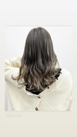 ミディアム カラー 🦄インナーカラー 🦄貫井彩花のヘアスタイル