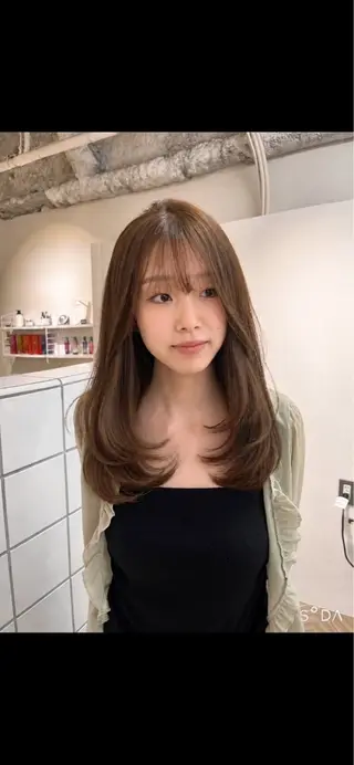 セミロング カラー 縮毛/パーマ/カラー LUVISM佐藤里咲のヘアスタイル