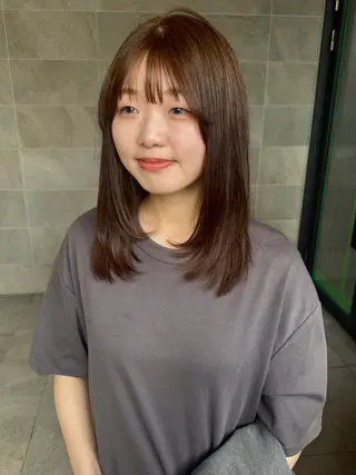 ミディアム 杉浦 花衣のヘアスタイル