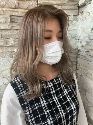 セミロング カラー 💫レイヤーカット✨ 透明感カラー工藤雄大のヘアスタイル