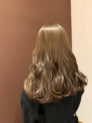 ロング 小西 美帆のヘアスタイル