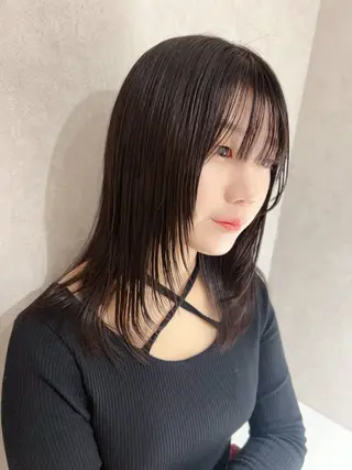 セミロング カラー ブリーチ🐰インナー ♡ハイライト♡綾🐰のヘアスタイル