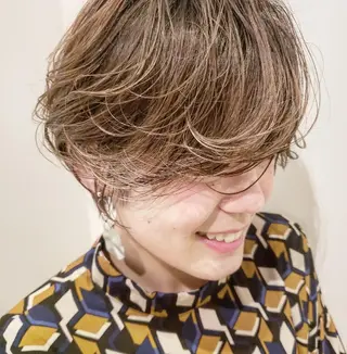 ショート 中高下 由真のヘアスタイル