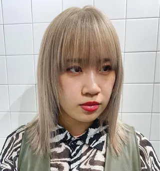 ミディアム カラー ユ カのヘアスタイル