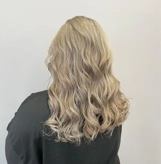 ロング カラー piLLon/ RYUKAのヘアスタイル