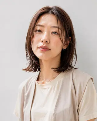 ミディアム ブリーチなし透明感 カラー🌷宮部楓奈のヘアスタイル