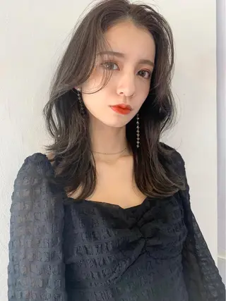 カラー レイヤーカット、 大人可愛い　中村美羅のヘアスタイル
