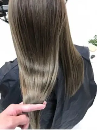 セミロング カラー 【透け感カラー】 沖田航祐のヘアスタイル