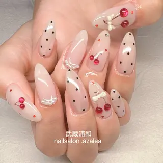 ネイル R inのネイルデザイン