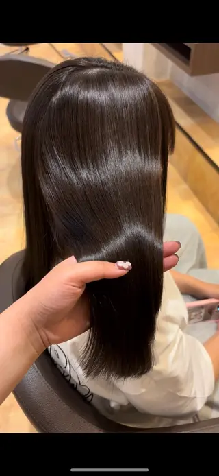 セミロング kotone🦋艶髪 似合わせカットカラーのヘアスタイル