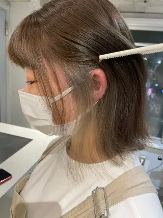 カラー ミルクティーベージュ ブリーチ🖤サヤカのヘアスタイル