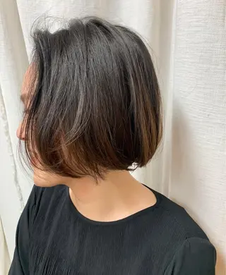 ショート 相田 優子のヘアスタイル