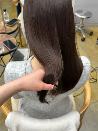 カラー maina/透明感 ベージュ/ブラウンのヘアスタイル
