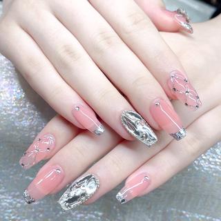 ネイル Queens テイのネイルデザイン