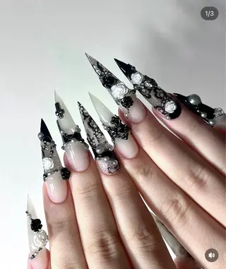 ネイル Rina Mika Nailsのネイルデザイン