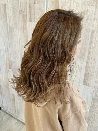 セミロング カラー Oopsレイヤー 加藤澄都のヘアスタイル