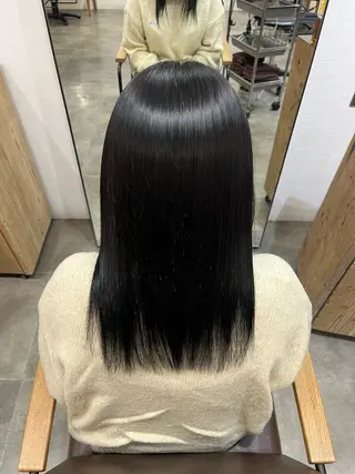 カラー ミジュ/ ハイトーンのヘアスタイル