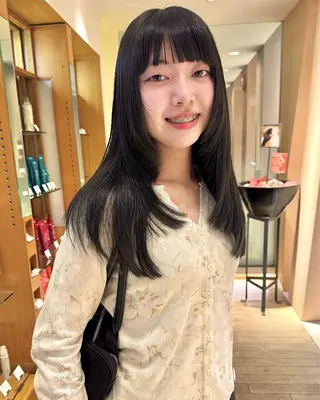 ロング 大山 未紗のヘアスタイル
