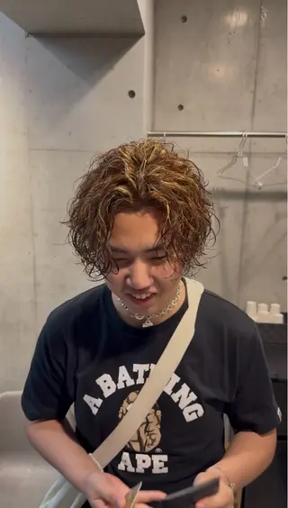 カラー パーマ メンズ 心斎橋メンズサロン リベルテグリットのヘアスタイル