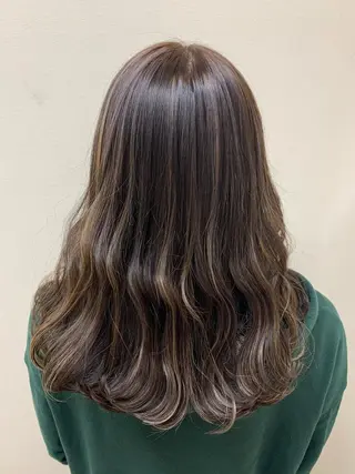 セミロング カラー 🫧美髪矯正🫧透明 感カラー🫧チサトのヘアスタイル