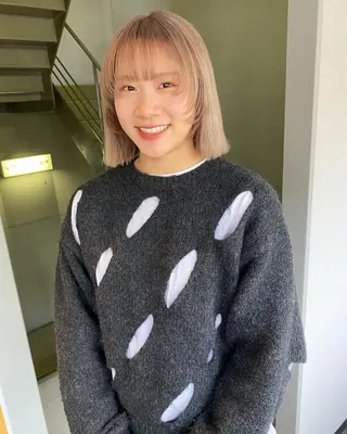 ミディアム カラー パーマ ヘアアレンジ デザインカラー/ボブ ブリーチカラー/ユリのヘアスタイル