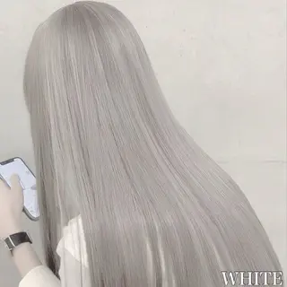 セミロング カラー ヘアアレンジ 🫧モテる💗ダメー ジレスハイトーン🫧のヘアスタイル