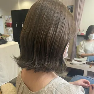 ミディアム カラー 吉村 夏椰のヘアスタイル