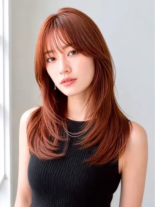 セミロング 本 咲蘭のヘアスタイル