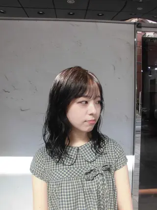 ミディアム カラー 三浦 瑠音のヘアスタイル