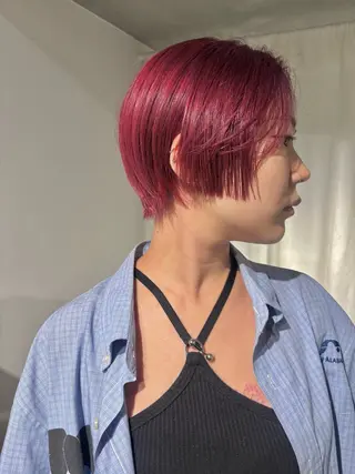 ショート カラー 井上 唯のヘアスタイル