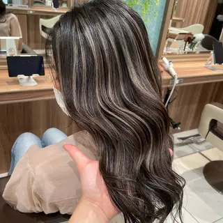 ロング カラー 白髪ぼかしハイライト 茗荷谷駅徒歩2分のヘアスタイル